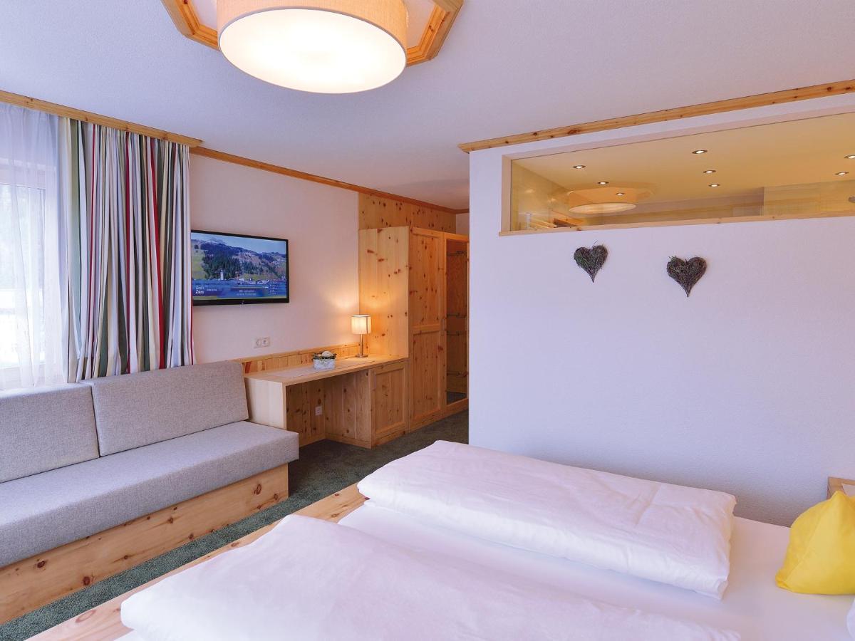 Pension Cafe Fritz Lech am Arlberg Exteriör bild