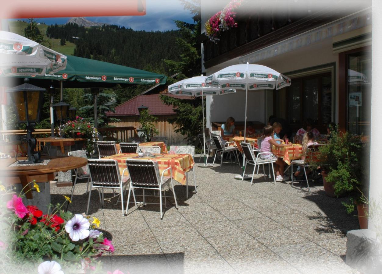 Pension Cafe Fritz Lech am Arlberg Exteriör bild