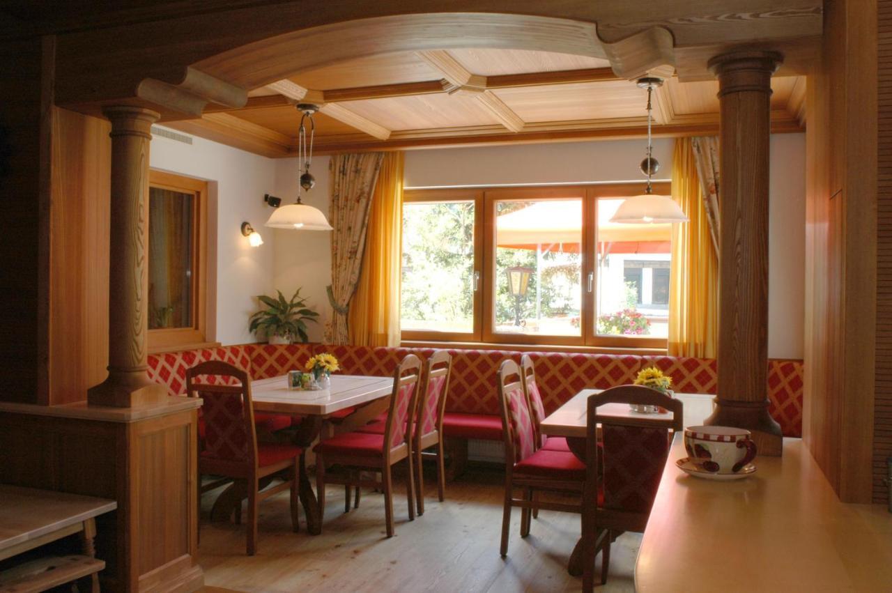 Pension Cafe Fritz Lech am Arlberg Exteriör bild
